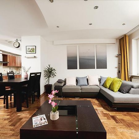 ורשה Lumina Spacious Apartment Near The Railway Station מראה חיצוני תמונה