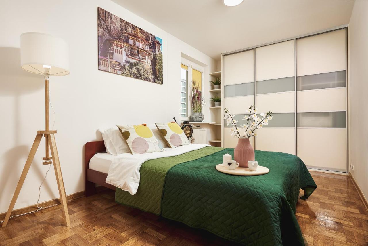 ורשה Lumina Spacious Apartment Near The Railway Station מראה חיצוני תמונה