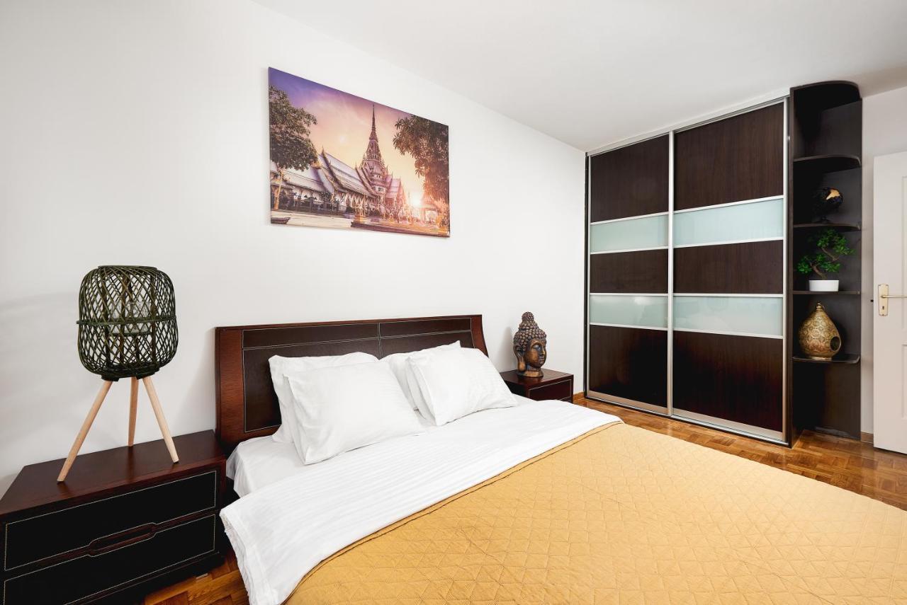 ורשה Lumina Spacious Apartment Near The Railway Station מראה חיצוני תמונה
