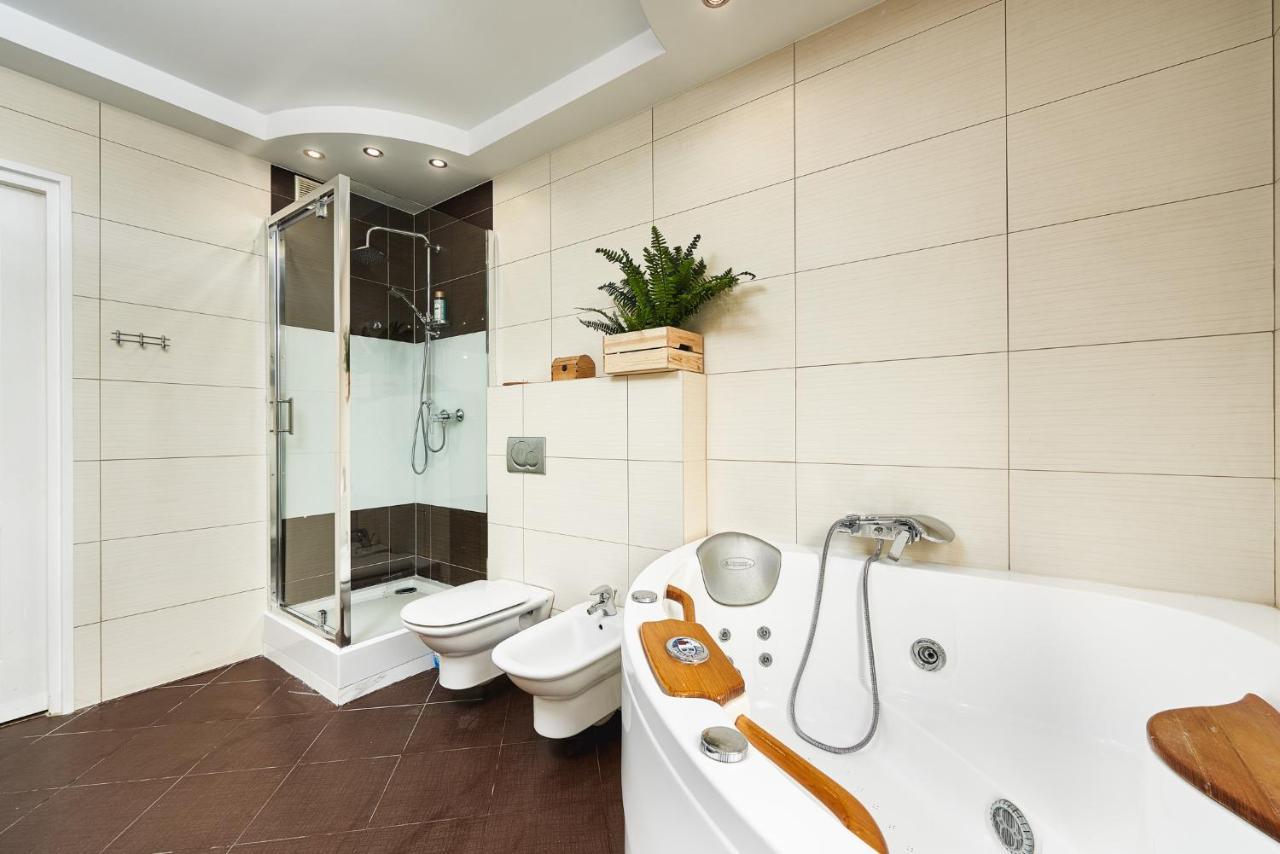 ורשה Lumina Spacious Apartment Near The Railway Station מראה חיצוני תמונה