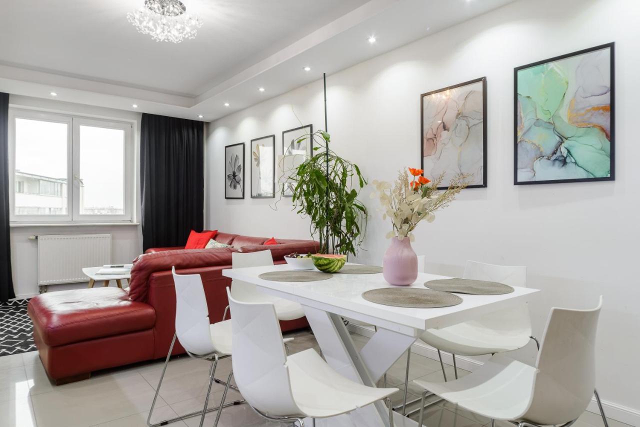 ורשה Lumina Spacious Apartment Near The Railway Station מראה חיצוני תמונה