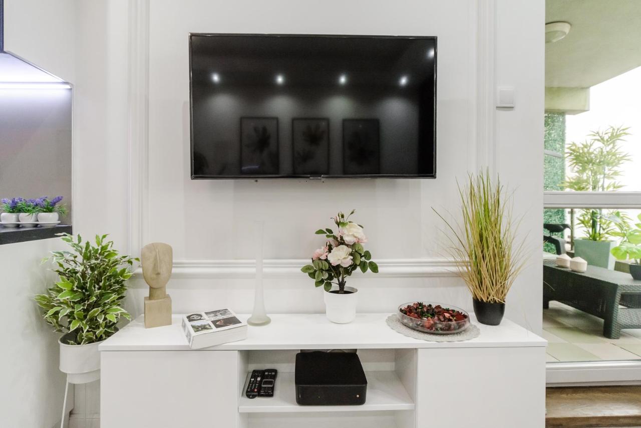ורשה Lumina Spacious Apartment Near The Railway Station מראה חיצוני תמונה